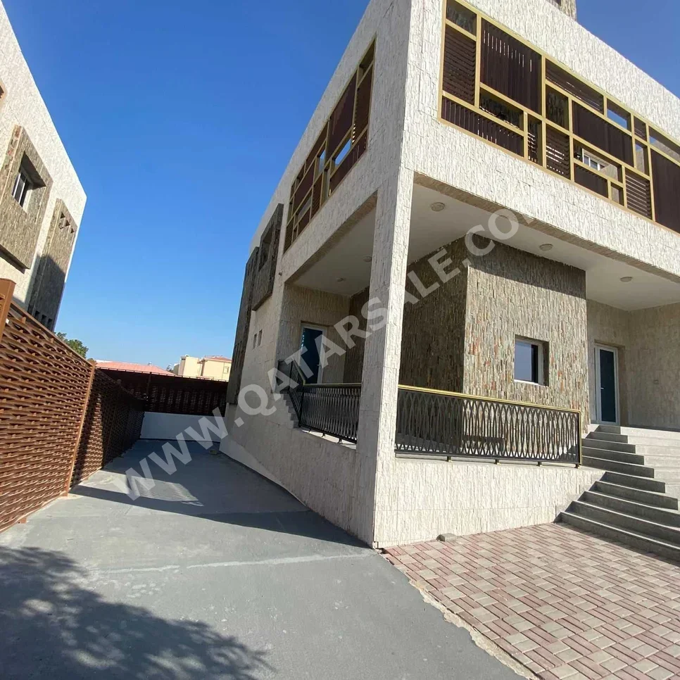 Family Residential  - Not Furnished  - Doha  - Lejbailat  - 7 Bedrooms