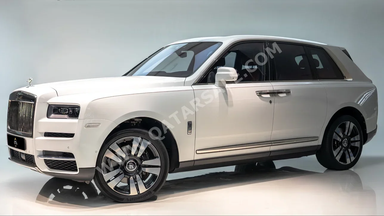 Rolls-Royce  Cullinan  2019  Automatic  82٬000 Km  12 Cylinder  Four Wheel Drive (4WD)  SUV  White