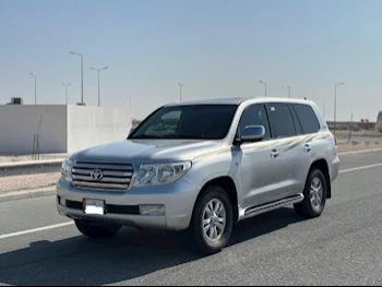 Toyota  Land Cruiser  GXR  2011  Automatic  440,000 Km  8 Cylinder  Four Wheel Drive (4WD)  SUV  Silver