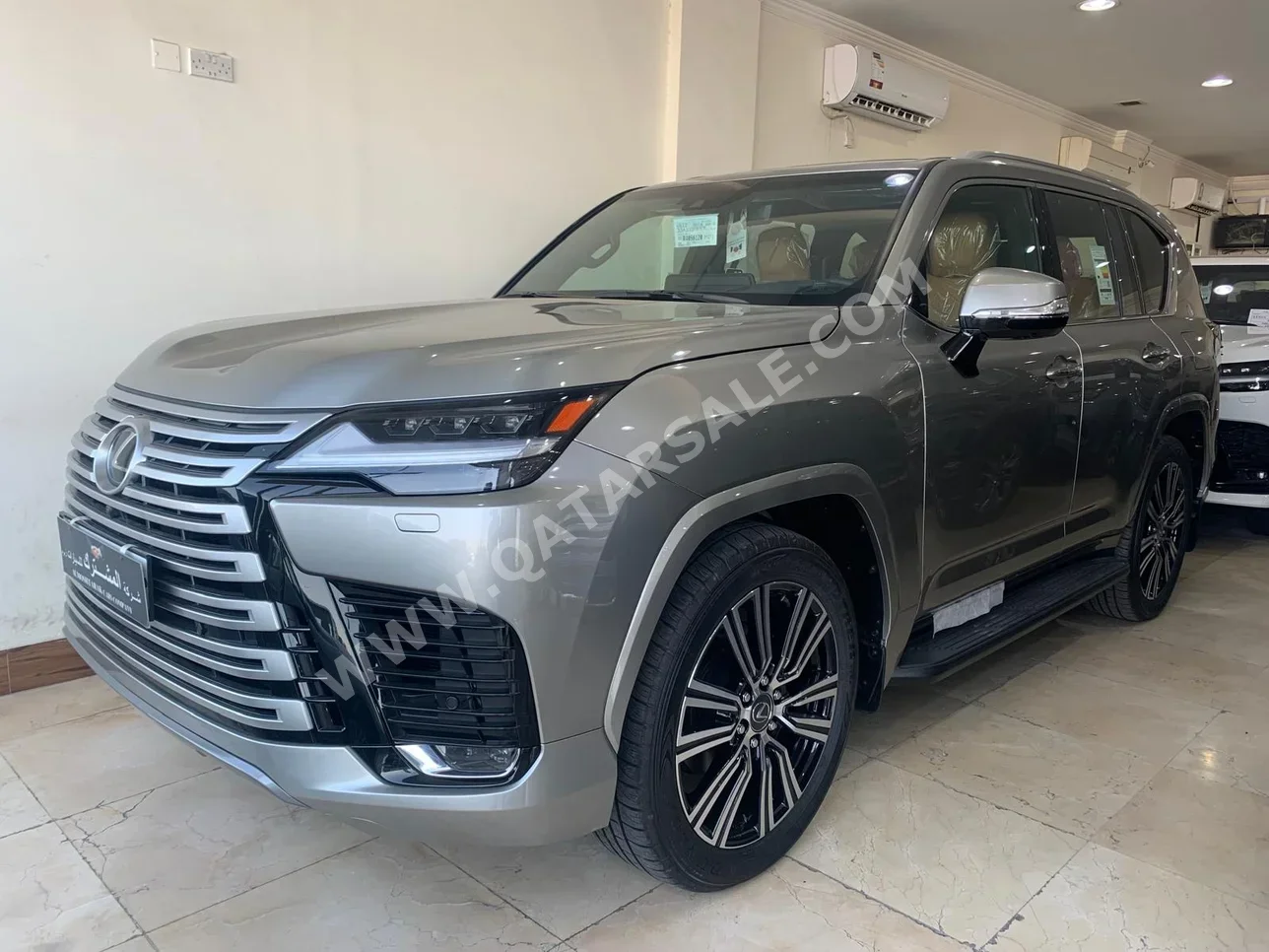 Lexus  LX  600 Luxury  2024  Automatic  0 Km  6 Cylinder  Four Wheel Drive (4WD)  SUV  Gray  With Warranty