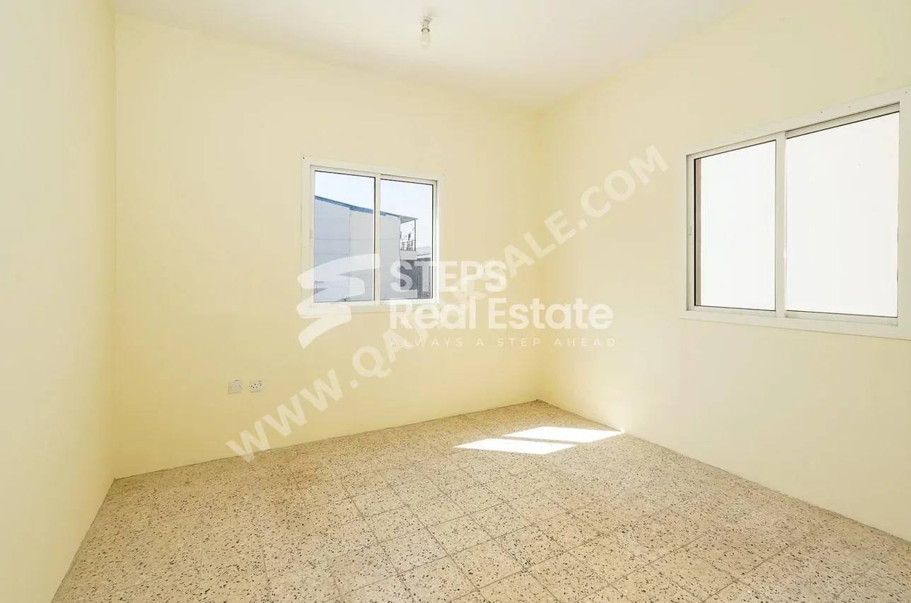 Labour Camp Al Rayyan  Industrial Area  10 Bedrooms