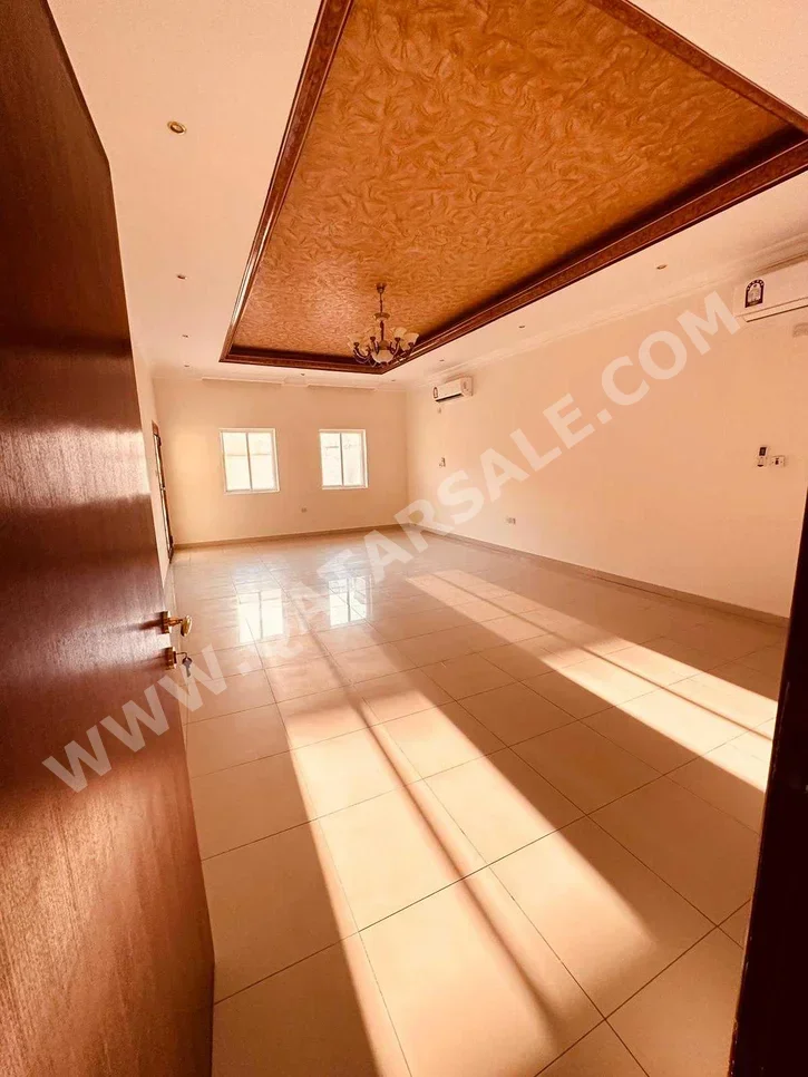 Family Residential  - Not Furnished  - Umm Salal  - Al Kharaitiyat  - 6 Bedrooms