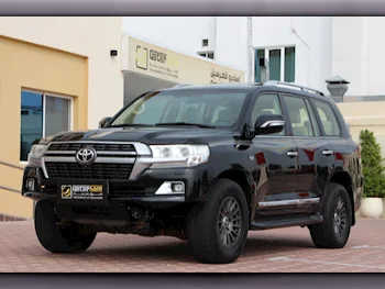  Toyota  Land Cruiser  VXS  2016  Automatic  185,000 Km  8 Cylinder  Four Wheel Drive (4WD)  SUV  Black  With Warranty