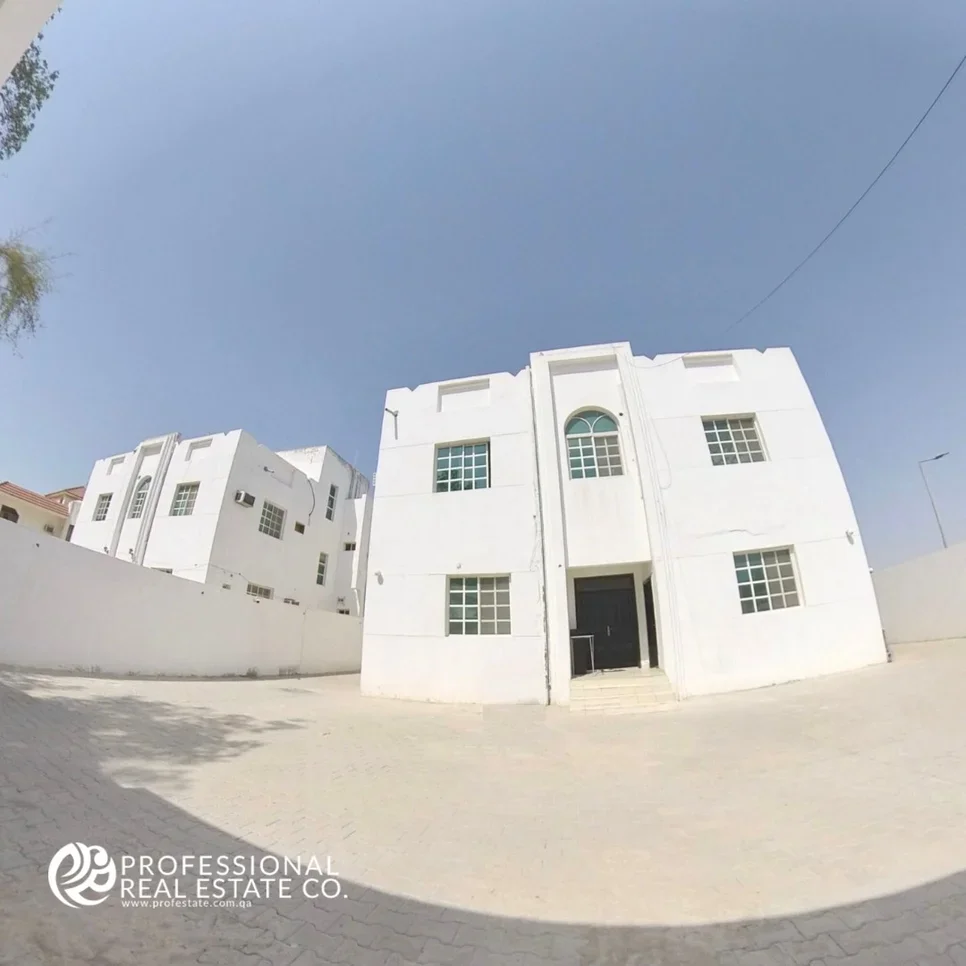 1 Bedrooms  Studio  in Doha -  Al Duhail  Not Furnished