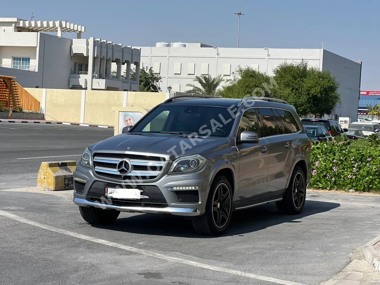 Mercedes-Benz  GL  500  2016  Automatic  90,000 Km  8 Cylinder  Four Wheel Drive (4WD)  SUV  Silver