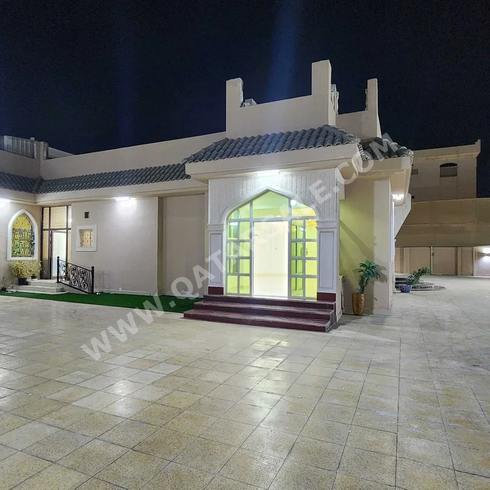 Family Residential  - Not Furnished  - Al Daayen  - Al Khisah  - 4 Bedrooms