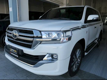 Toyota  Land Cruiser  VXR  2019  Automatic  116,000 Km  8 Cylinder  Four Wheel Drive (4WD)  SUV  White