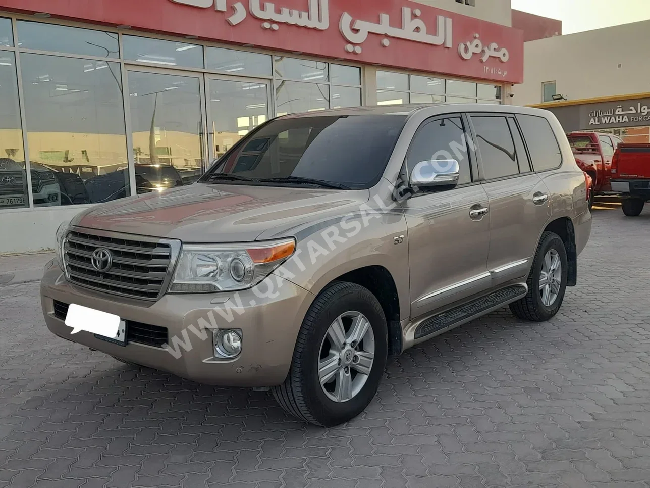 Toyota  Land Cruiser  VXR  2014  Automatic  216,000 Km  8 Cylinder  Four Wheel Drive (4WD)  SUV  Beige