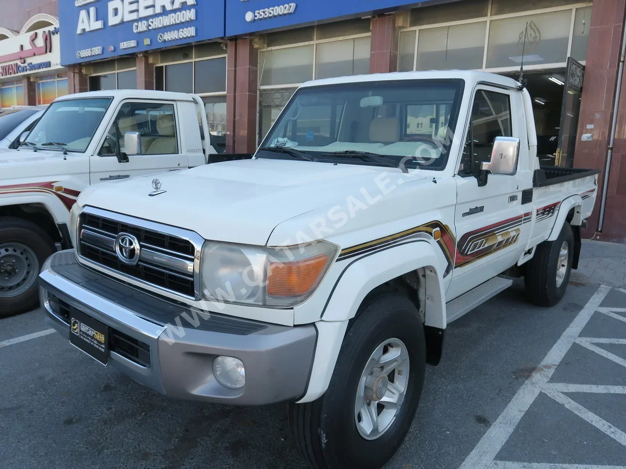 Toyota  Land Cruiser  LX  2015  Manual  198,000 Km  6 Cylinder  Four Wheel Drive (4WD)  Pick Up  White