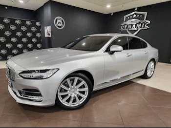 Volvo  S  90  2020  Automatic  37,000 Km  4 Cylinder  All Wheel Drive (AWD)  Sedan  Silver