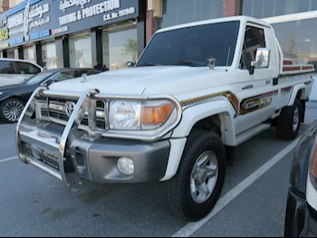 Toyota  Land Cruiser  LX  2019  Manual  99,000 Km  6 Cylinder  Four Wheel Drive (4WD)  Pick Up  White