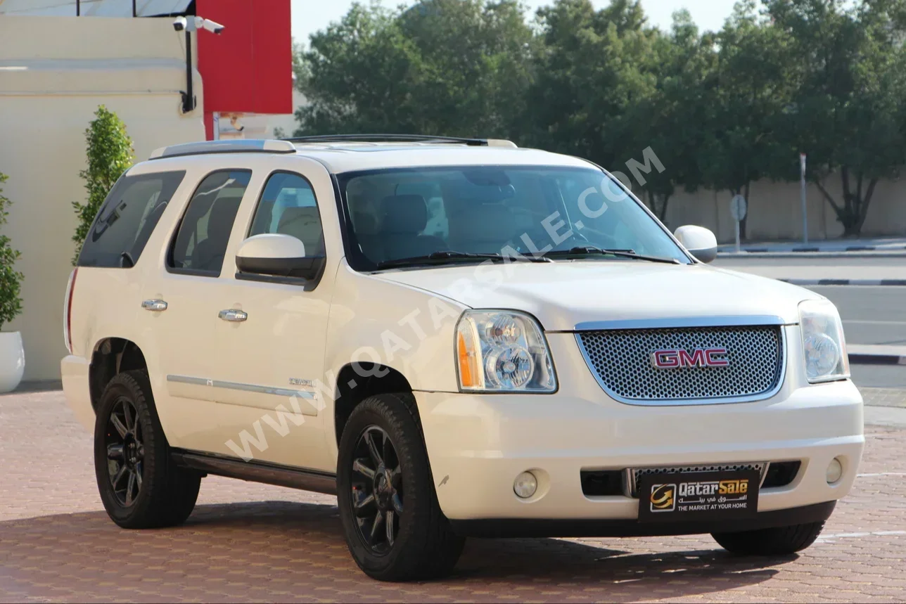 GMC  Yukon  Denali  2011  Automatic  110,000 Km  8 Cylinder  Four Wheel Drive (4WD)  SUV  Pearl