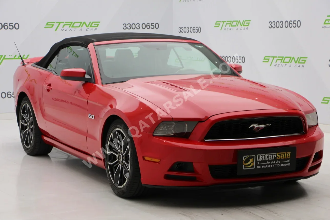 Ford  Mustang  GT  2014  Automatic  215,000 Km  8 Cylinder  Rear Wheel Drive (RWD)  Coupe / Sport  Red