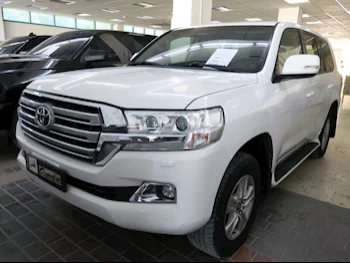 Toyota  Land Cruiser  GXR  2020  Automatic  196,000 Km  8 Cylinder  Four Wheel Drive (4WD)  SUV  White