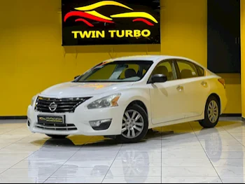 Nissan  Altima  2.5 S  2013  Automatic  211,000 Km  4 Cylinder  Front Wheel Drive (FWD)  Sedan  White