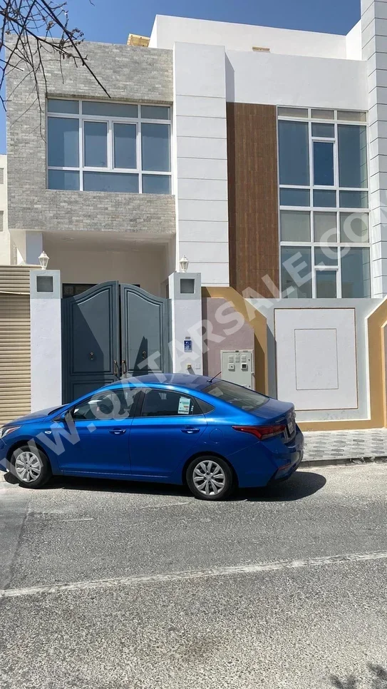 Family Residential  - Not Furnished  - Doha  - Nuaija  - 9 Bedrooms