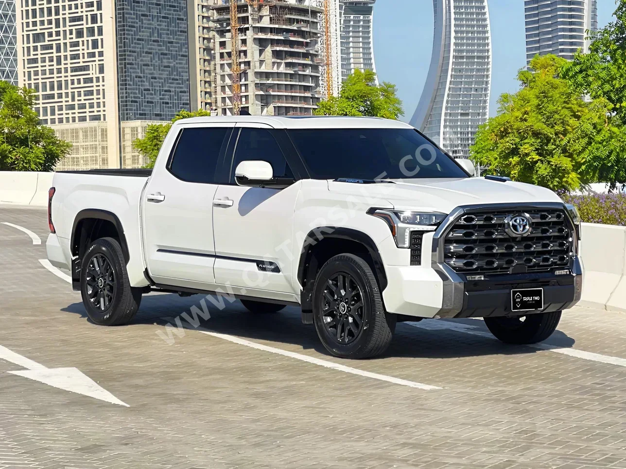 Toyota  Tundra  Platinum  2024  Automatic  4,700 Km  6 Cylinder  Four Wheel Drive (4WD)  Pick Up  White