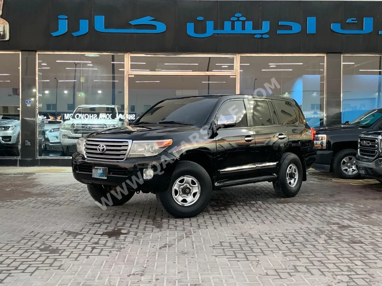 Toyota  Land Cruiser  GXR  2013  Automatic  341,000 Km  8 Cylinder  Four Wheel Drive (4WD)  SUV  Black