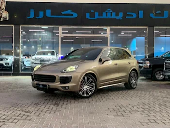 Porsche  Cayenne  S  2015  Automatic  175,000 Km  8 Cylinder  Four Wheel Drive (4WD)  SUV  Gold