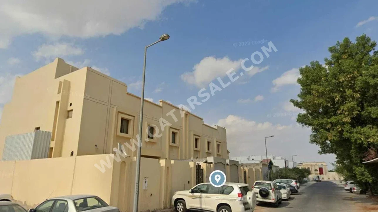 Family Residential  - Not Furnished  - Al Rayyan  - Ain Khaled  - 6 Bedrooms