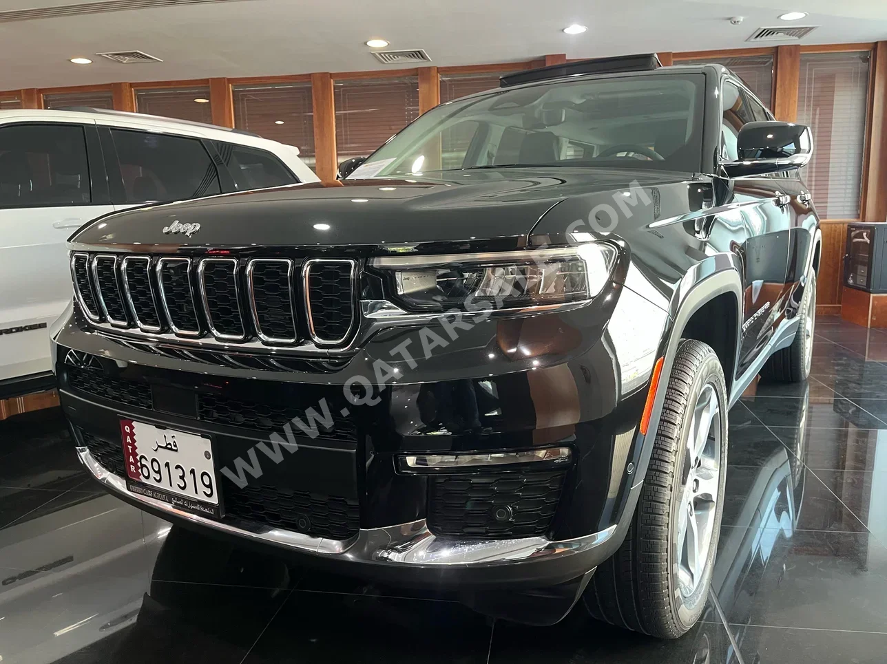 Jeep  Grand Cherokee  Limited  2023  Automatic  200 Km  6 Cylinder  Four Wheel Drive (4WD)  SUV  Black  With Warranty