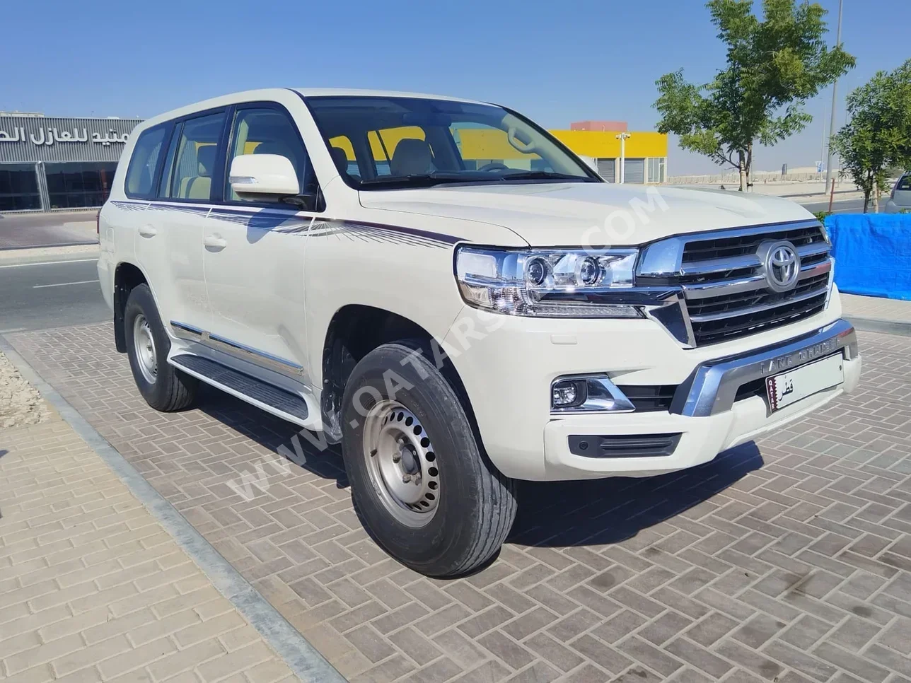 Toyota  Land Cruiser  G  2016  Automatic  294,000 Km  6 Cylinder  Four Wheel Drive (4WD)  SUV  White