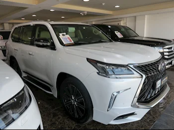 Lexus  LX  570 S  2018  Automatic  118,000 Km  8 Cylinder  Four Wheel Drive (4WD)  SUV  White