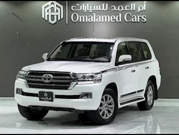 Toyota  Land Cruiser  GXR  2018  Automatic  283,000 Km  8 Cylinder  Four Wheel Drive (4WD)  SUV  White