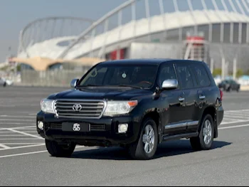 Toyota  Land Cruiser  GXR  2014  Automatic  284,000 Km  8 Cylinder  Four Wheel Drive (4WD)  SUV  Black