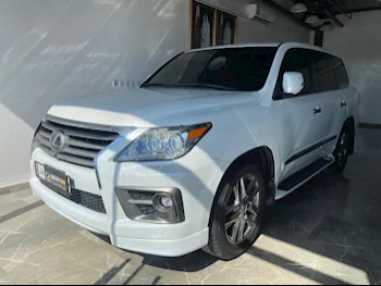 Lexus  LX  570  2015  Automatic  249,000 Km  8 Cylinder  Four Wheel Drive (4WD)  SUV  White