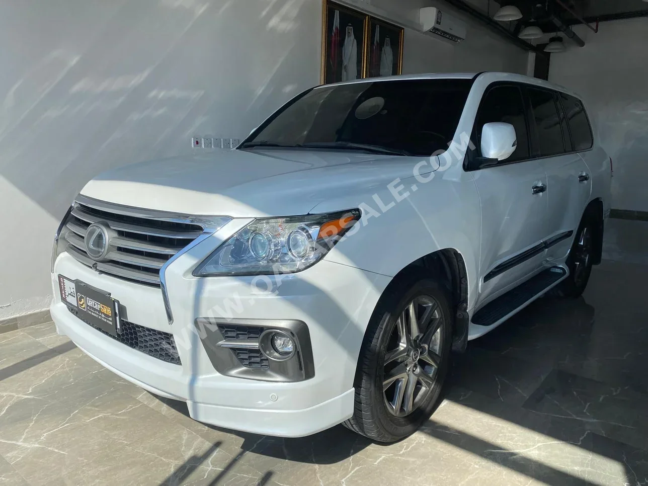 Lexus  LX  570  2015  Automatic  249,000 Km  8 Cylinder  Four Wheel Drive (4WD)  SUV  White