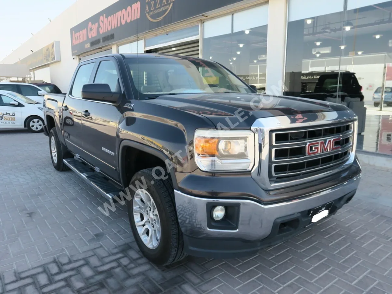 GMC  Sierra  SLE  2013  Automatic  256,000 Km  8 Cylinder  Four Wheel Drive (4WD)  Pick Up  Gray