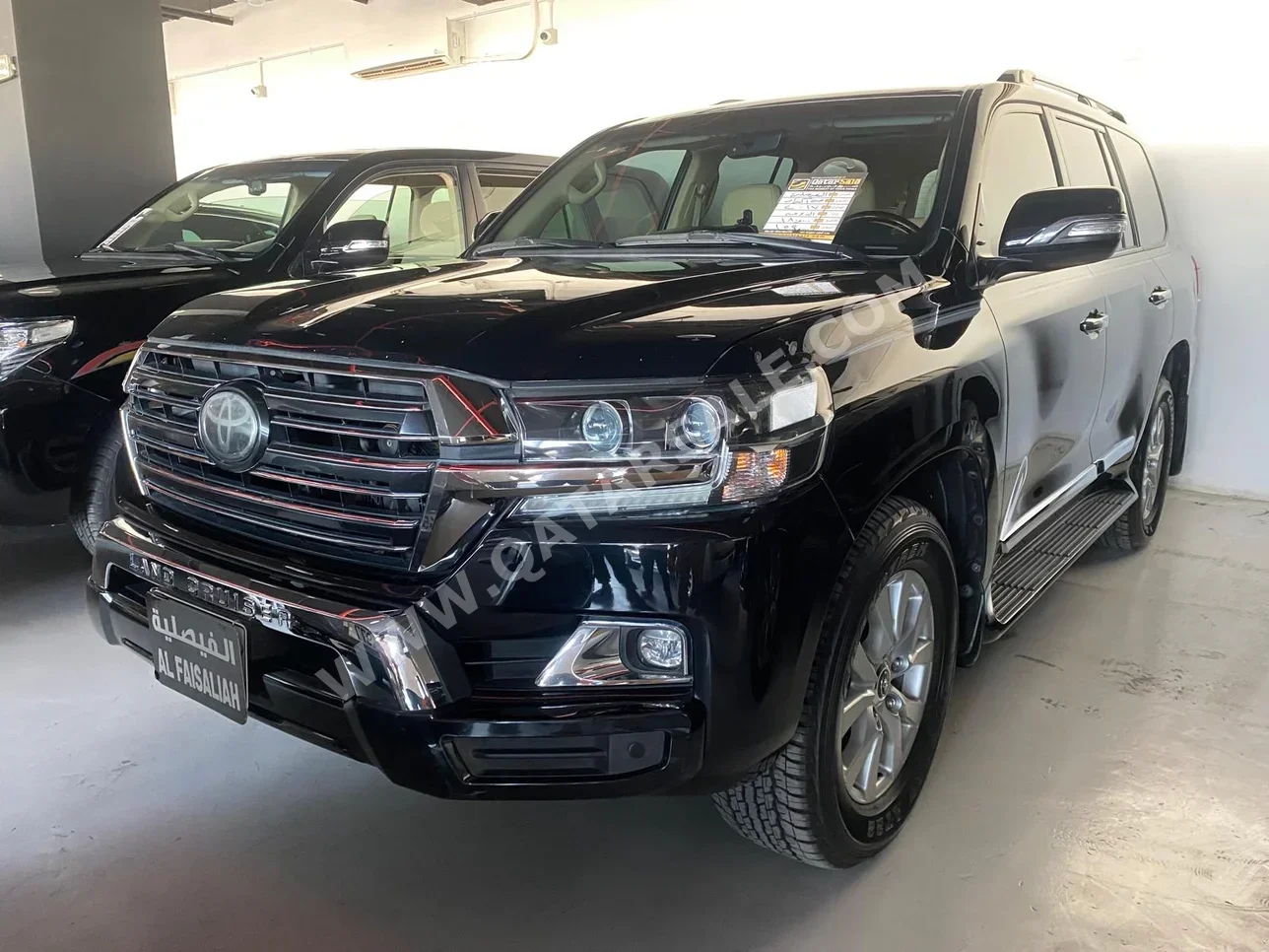 Toyota  Land Cruiser  GXR Black Edition  2017  Automatic  180,000 Km  8 Cylinder  Four Wheel Drive (4WD)  SUV  Black