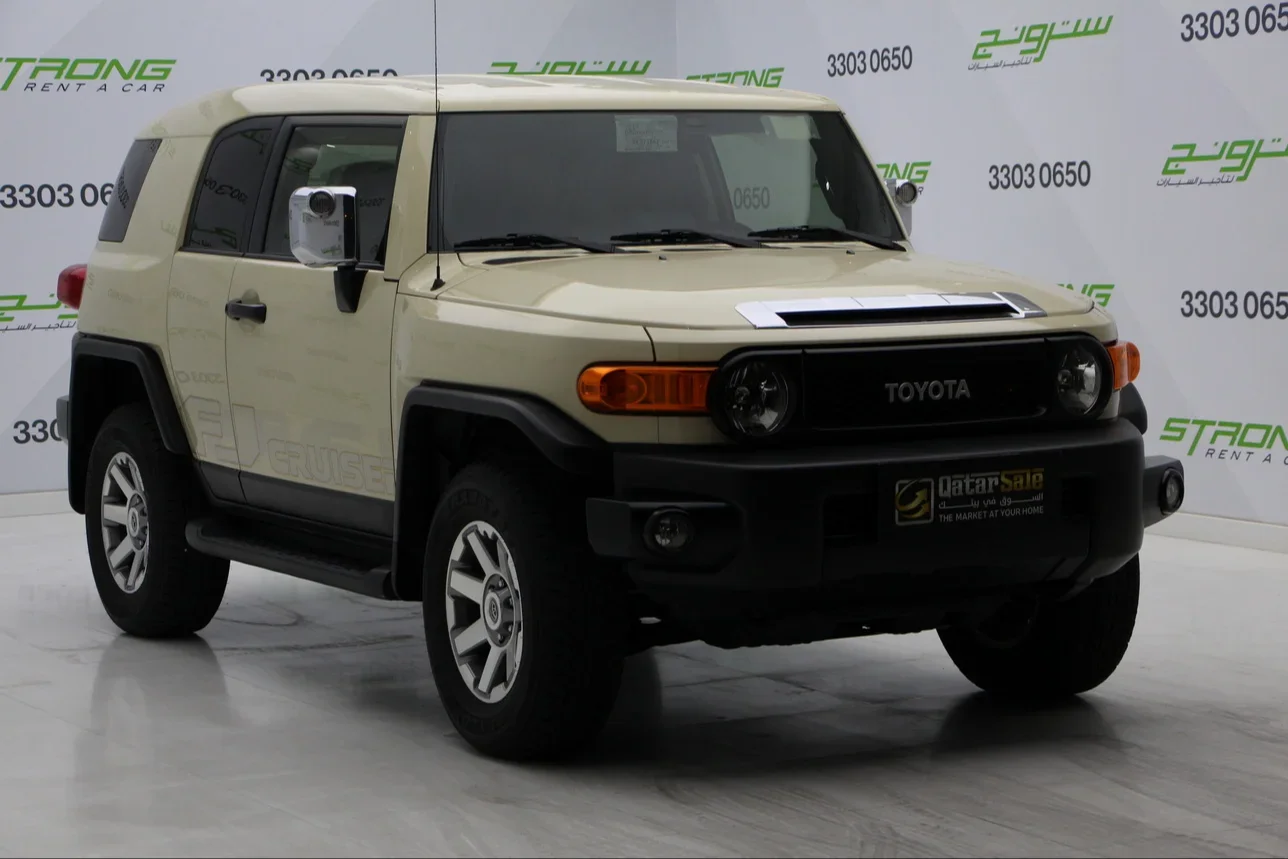 Toyota  FJ Cruiser  2023  Automatic  11,000 Km  6 Cylinder  Four Wheel Drive (4WD)  SUV  Beige  With Warranty