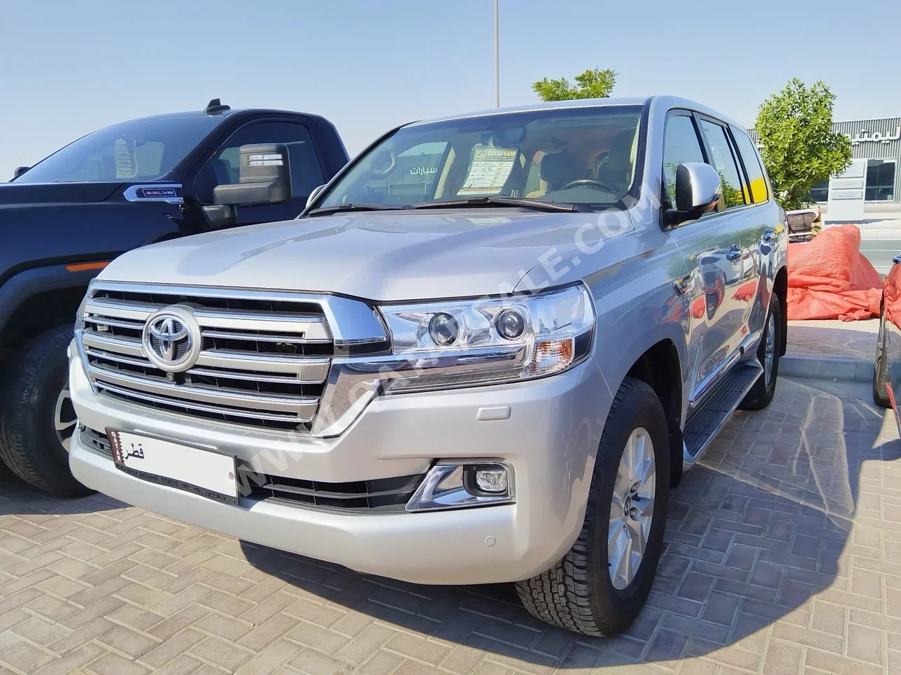 Toyota  Land Cruiser  VXR  2021  Automatic  117,000 Km  8 Cylinder  Four Wheel Drive (4WD)  SUV  Silver