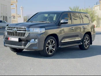 Toyota  Land Cruiser  VXR- Grand Touring S  2021  Automatic  172,000 Km  8 Cylinder  Four Wheel Drive (4WD)  SUV  Gray