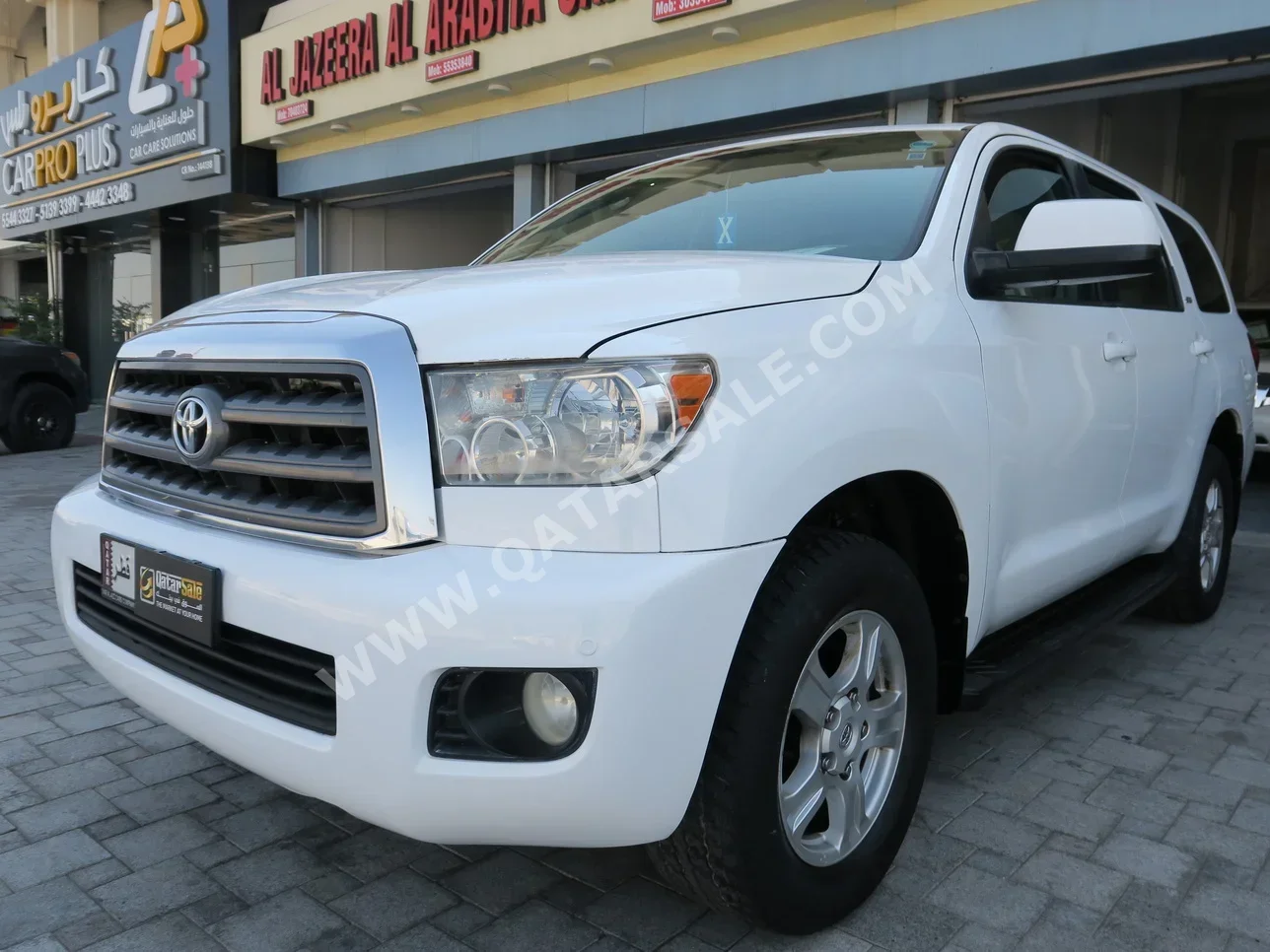 Toyota  Sequoia  2013  Automatic  361,000 Km  8 Cylinder  Four Wheel Drive (4WD)  SUV  White