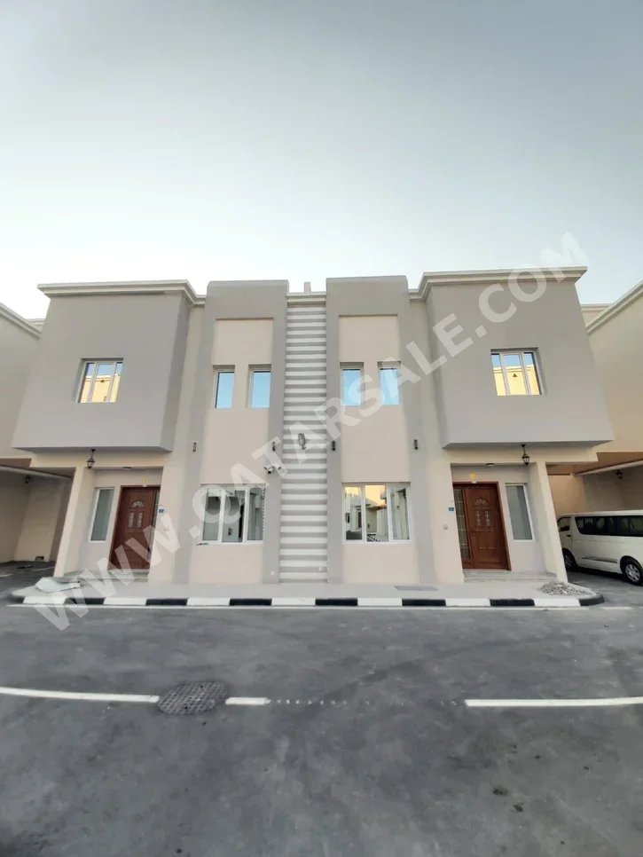 Compound  - Not Furnished  - Doha  - Al Markhiya  - 7 Bedrooms