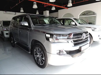 Toyota  Land Cruiser  GXR- Grand Touring  2020  Automatic  85,000 Km  8 Cylinder  Four Wheel Drive (4WD)  SUV  Silver