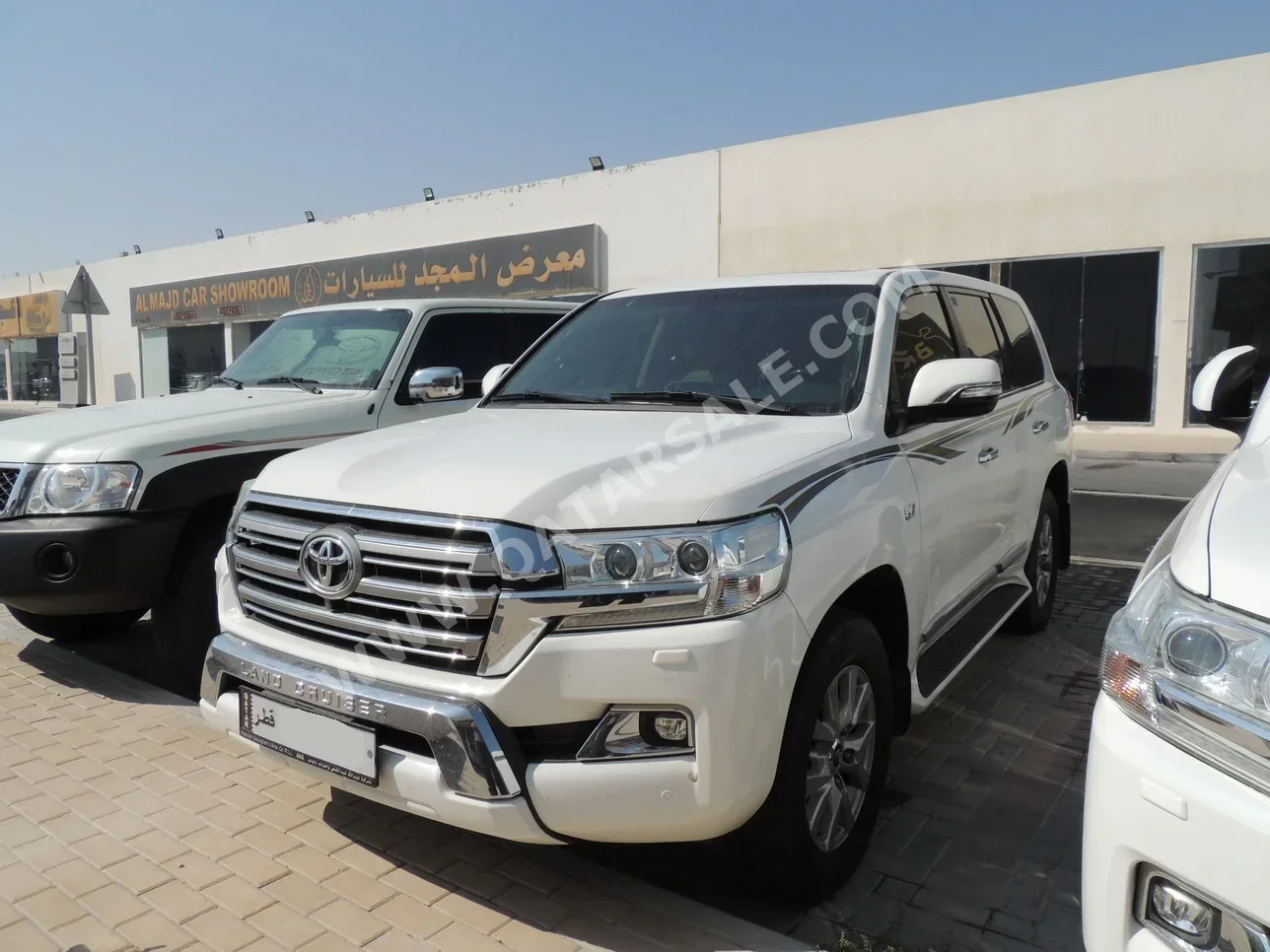 Toyota  Land Cruiser  VXR  2017  Automatic  117,000 Km  8 Cylinder  Four Wheel Drive (4WD)  SUV  White