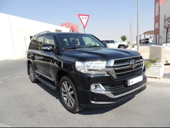 Toyota  Land Cruiser  VXS  2019  Automatic  245,000 Km  8 Cylinder  Four Wheel Drive (4WD)  SUV  Black