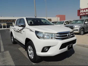 Toyota  Hilux  SR5  2017  Automatic  55,000 Km  4 Cylinder  Four Wheel Drive (4WD)  Pick Up  White