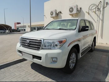 Toyota  Land Cruiser  GXR  2013  Automatic  344,000 Km  8 Cylinder  Four Wheel Drive (4WD)  SUV  White