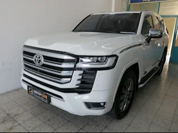 Toyota  Land Cruiser  VX Twin Turbo  2023  Automatic  72,000 Km  6 Cylinder  Four Wheel Drive (4WD)  SUV  White  With Warranty