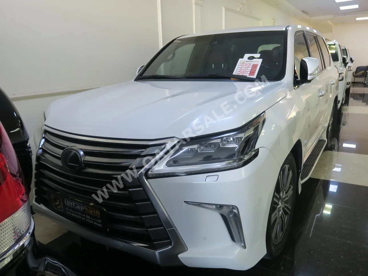 Lexus  LX  570  2017  Automatic  265,000 Km  8 Cylinder  Four Wheel Drive (4WD)  SUV  White