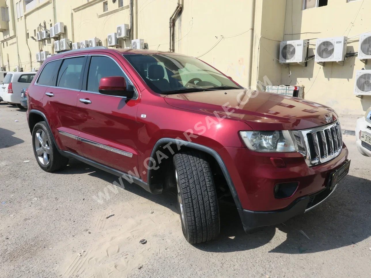 Jeep  Grand Cherokee  2012  Automatic  242,000 Km  6 Cylinder  Four Wheel Drive (4WD)  SUV  Maroon