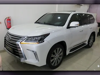 Lexus  LX  570  2016  Automatic  192,000 Km  8 Cylinder  Four Wheel Drive (4WD)  SUV  White