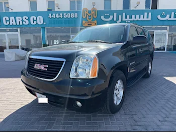 GMC  Yukon  2015  Automatic  303,000 Km  8 Cylinder  Rear Wheel Drive (RWD)  SUV  Black