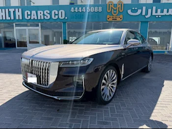 Hongqi  H9  2022  Automatic  1,800 Km  6 Cylinder  Rear Wheel Drive (RWD)  Sedan  Gold  With Warranty