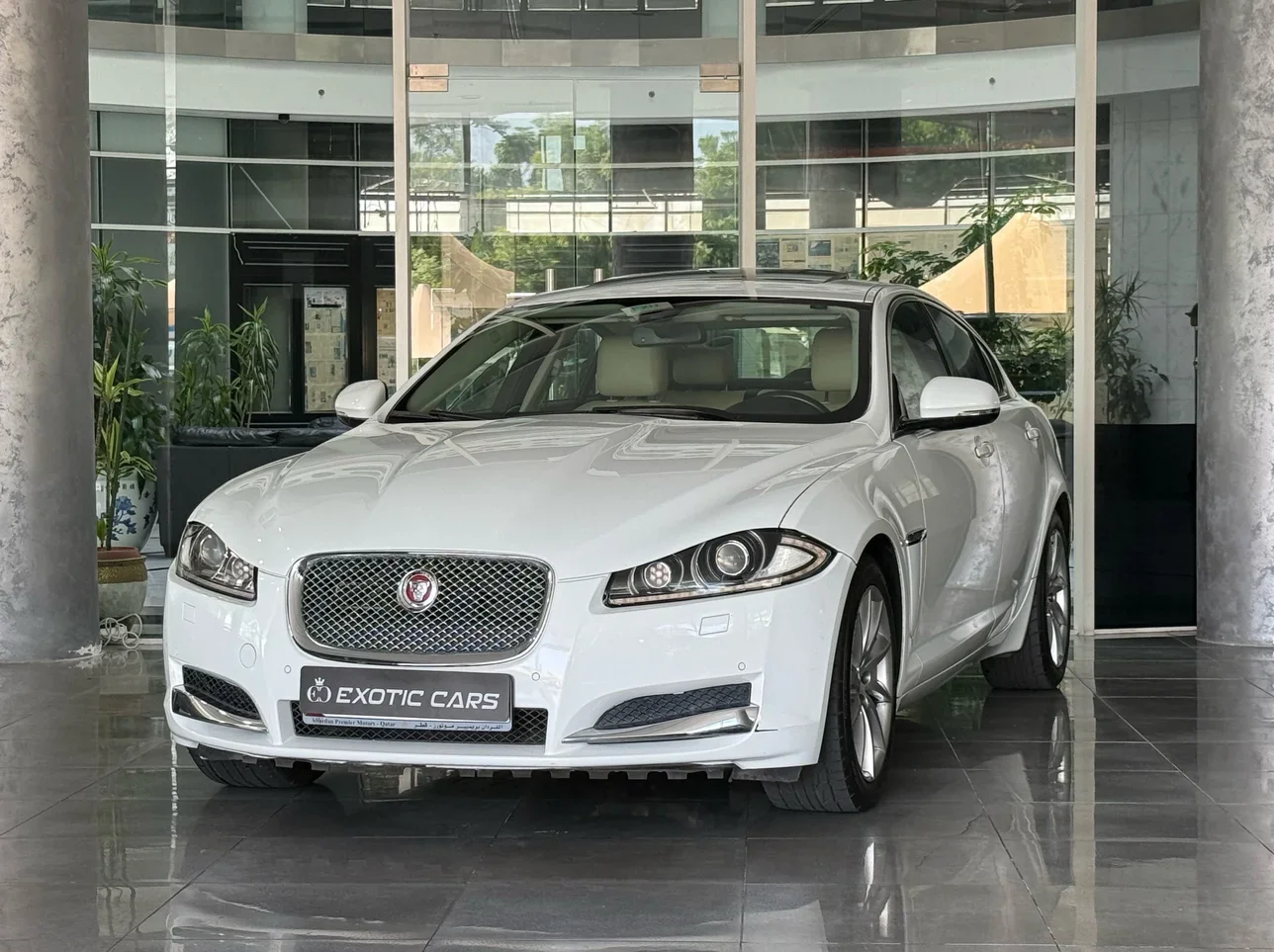 Jaguar  XF  2015  Automatic  70,000 Km  4 Cylinder  Rear Wheel Drive (RWD)  Sedan  White